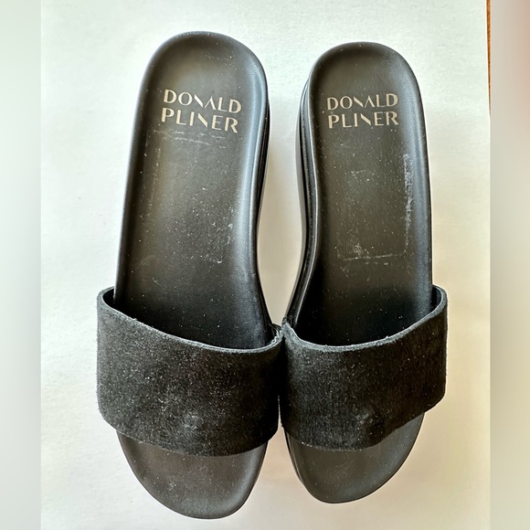 Donald Pliner Wedge Sandals 6M - Picture 7 of 7